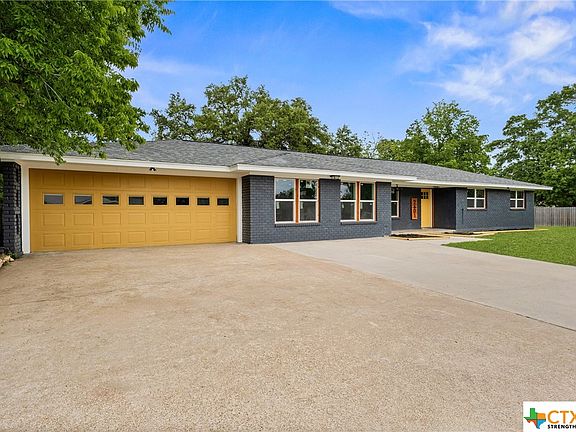 2nd image of 2601 Blue Jay Dr