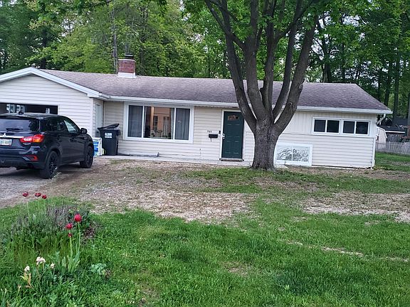 3rd image of 3888 Ascot Ct