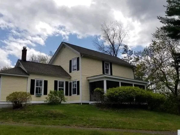 83 Broad St, Kinderhook, NY 12106