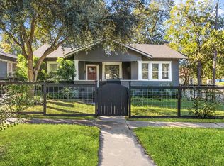 1040 W Agarita Ave, San Antonio, TX 78201
