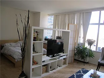 Rented by R New York