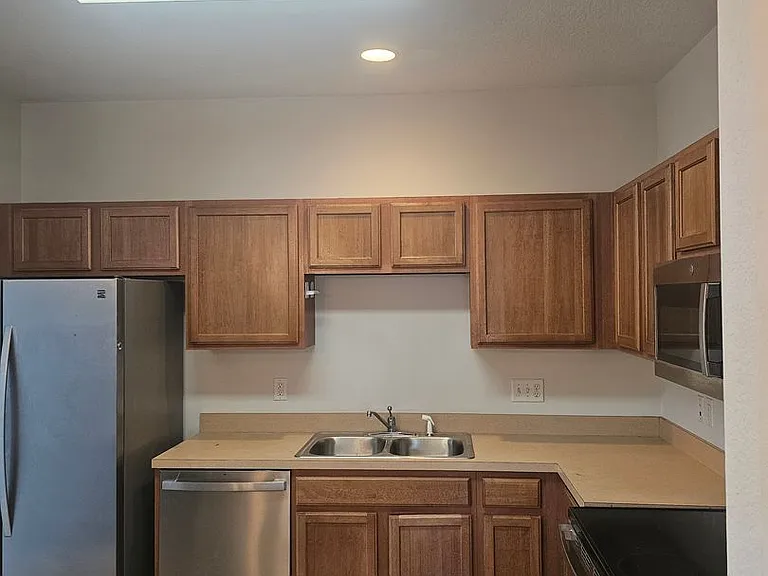 604 Teton Cir — Photo 11