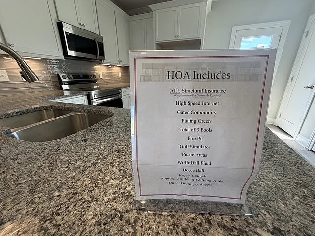 2 bed, 2.5 bath, 1357 sqft, $2,299 — Photo 4