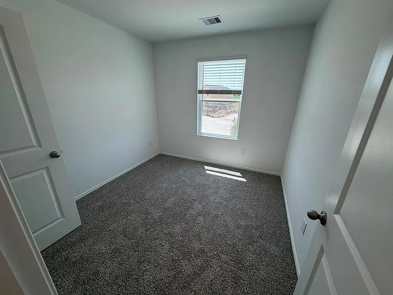 6003 Pineapple St — Photo 10