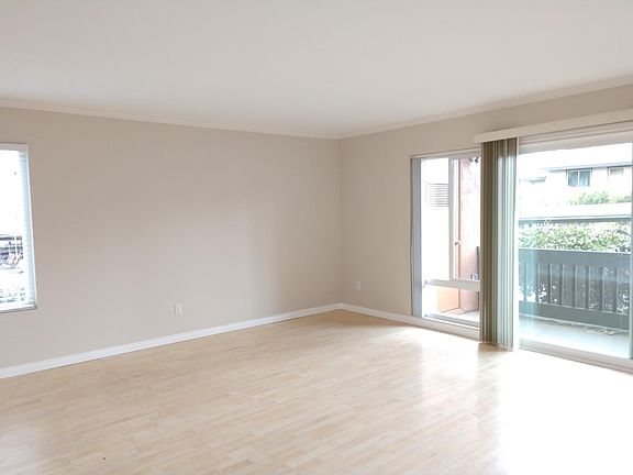 4th image of 17159 W Bernardo Dr Unit 101