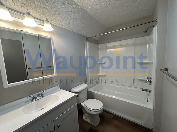 5th image of 116 E Washington St #1/2