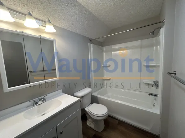 116 E Washington St #1/2, Belding, MI 48809