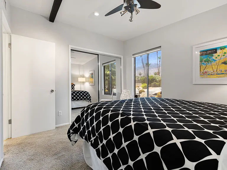 622 N Monterey Rd — Photo 39