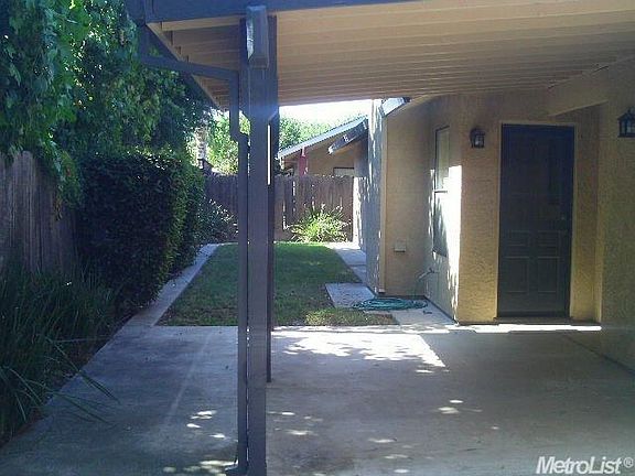 4th image of 2212 Meadow Glen Dr
