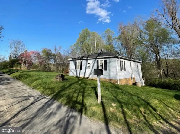 38777 Holmes Mill Rd, Hamilton, VA 20158