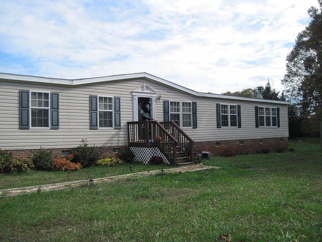 1st image of 221 Toms Creek Trl