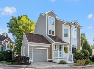 49 Pointe Rok Dr #49, Worcester, MA 01604