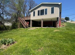 101 Palmer Rd, Pittsburgh, PA 15239