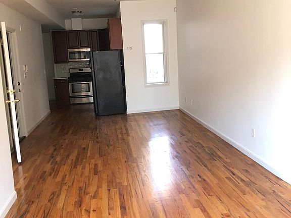 2nd image of 507 Concord Ave #2