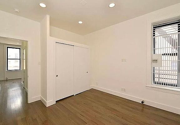 3rd image of 945 1st Ave #1-A