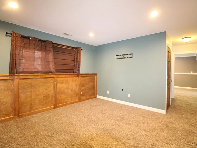 1021 Aspen Dr — Photo 17