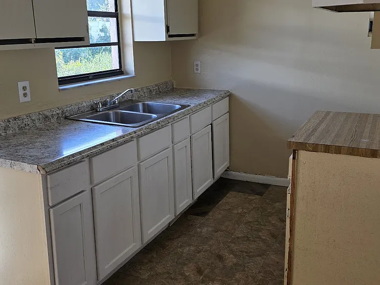 503 Washington Blvd NE — Photo 14