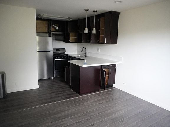 2nd image of 642 N Orange Grove Blvd APT 4