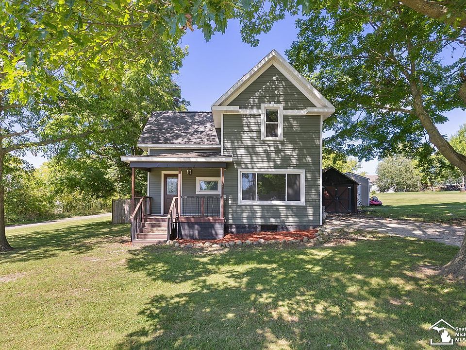 1st image of 202 Walnut St