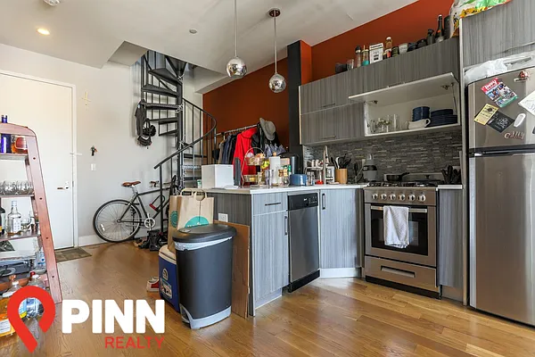 Rented by Pinn Realty | media 10