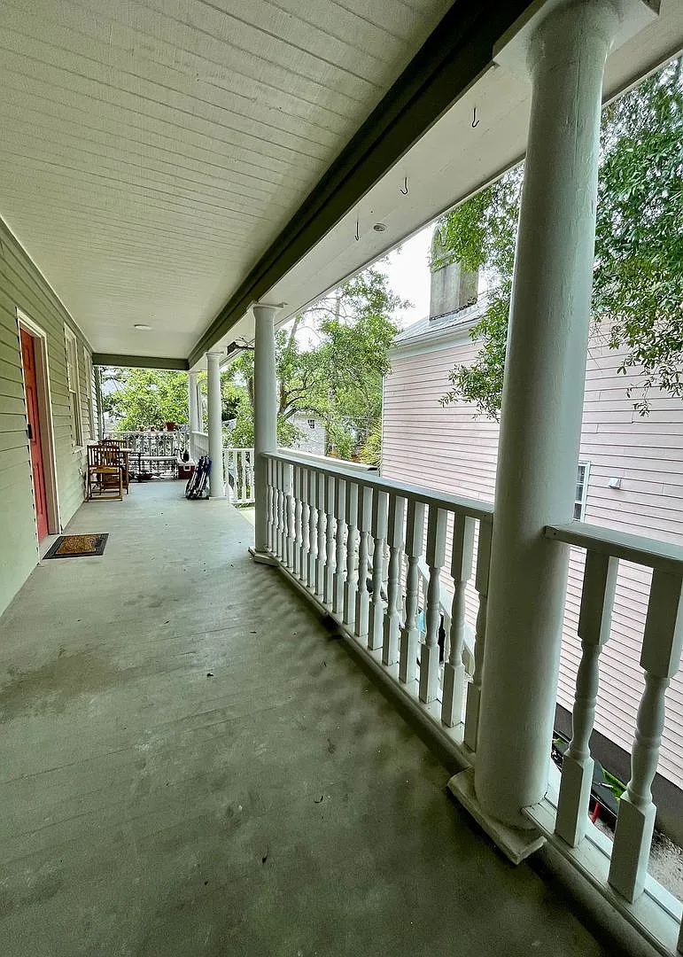 Available 9/1. Gorgeous 2 BR/1 BA Unit in the Historic East Side! — Photo 4