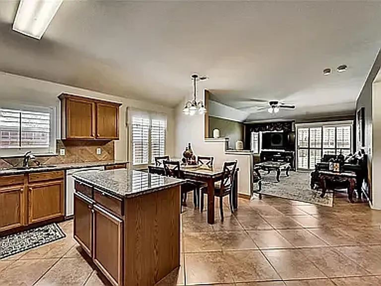 1206 Periwinkle Dr — Photo 10