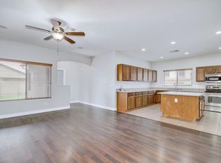 634 W Green Tree Dr, San Tan Valley, AZ 85143