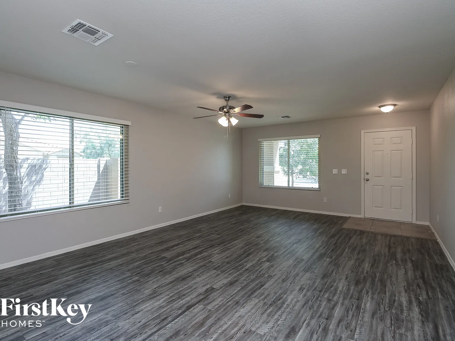 3 bed, 2.0 bath, 1765 sqft, $2,095 — Photo 2