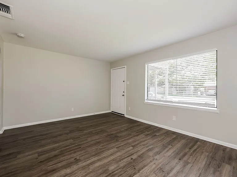 720 Emberwood Dr — Photo 19