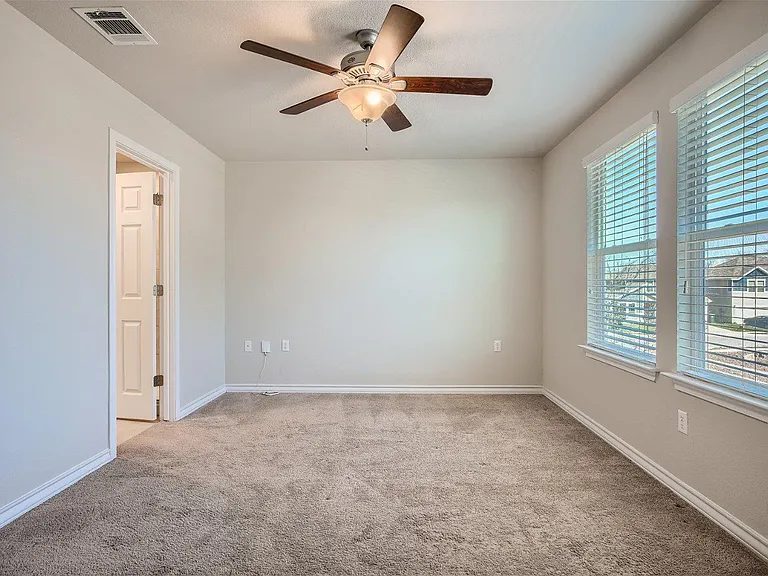 1604 Los Olivios Way — Photo 11