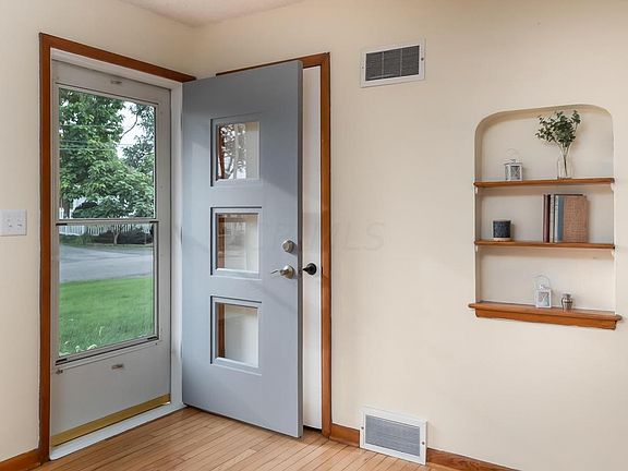 4th image of 530 Ash St