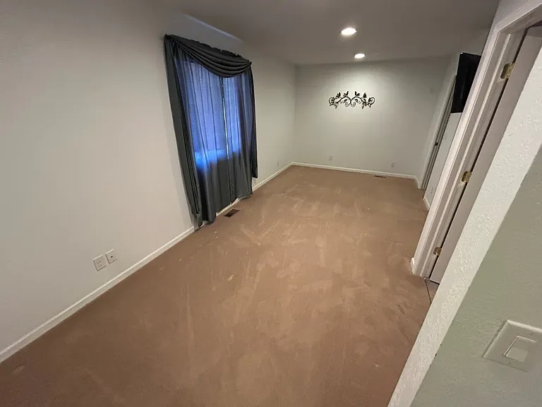 510 Cass St — Photo 13