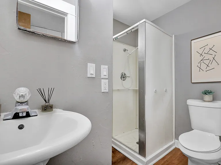 818 Vine St #3 — Photo 6