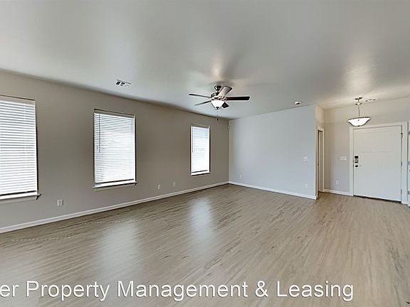 5th image of 1908 Sara Vista Dr