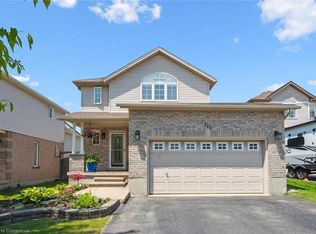 217 Laurel Springs Ct, Kitchener, ON N2N3N8