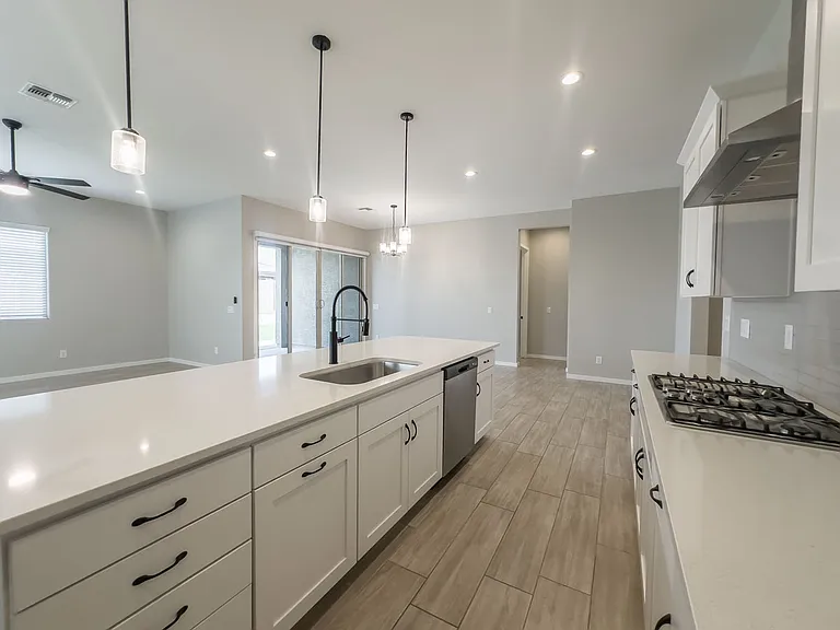 19576 W Cartwright Ave — Photo 11