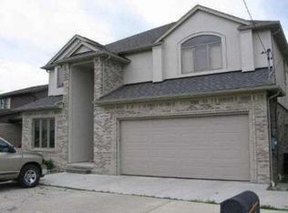 45840 Edgewater Dr, Chesterfield, MI 48047