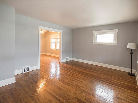 4th image of 1345 Phelps Ave #47