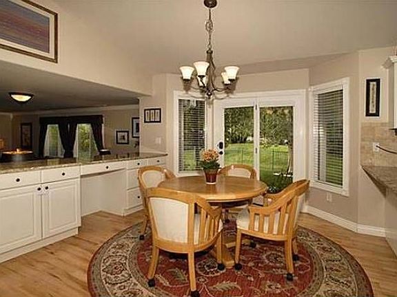 Breakfast nook
