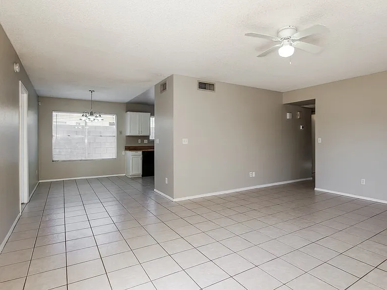 630 E Jensen St #114 — Photo 4