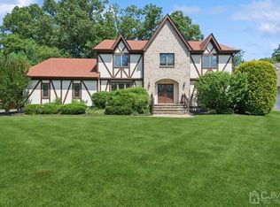 11 Margaret Pl, East Brunswick, NJ 08816