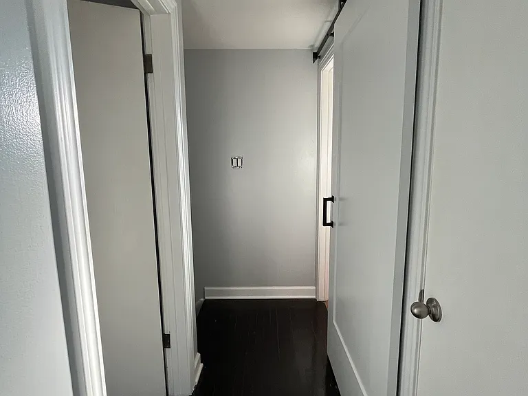 3224 S Racine Ave — Photo 3