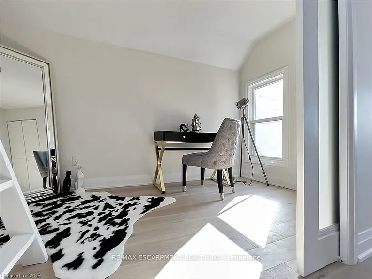 22 Keith St — Photo 16