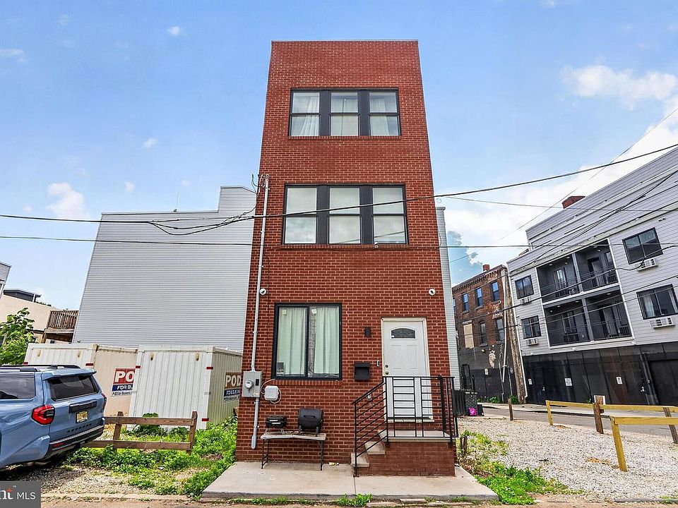 1st image of 540 Edgley St