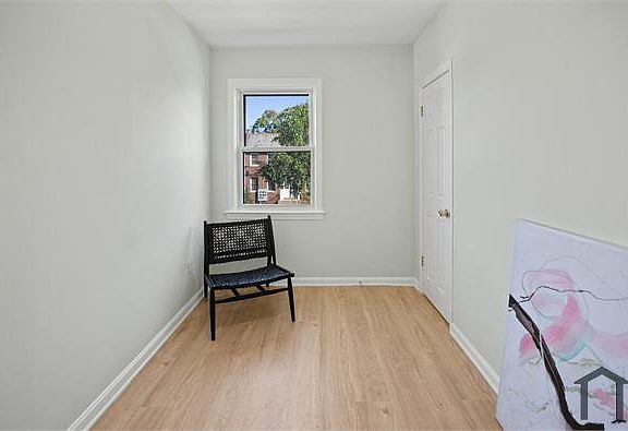 5th image of 182 36th St NE APT 4