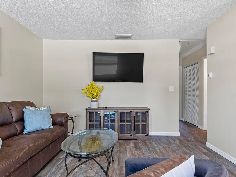 1 Brittany Ln #C — Photo 12