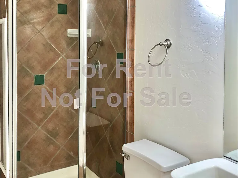 575 E Roger Rd — Photo 17