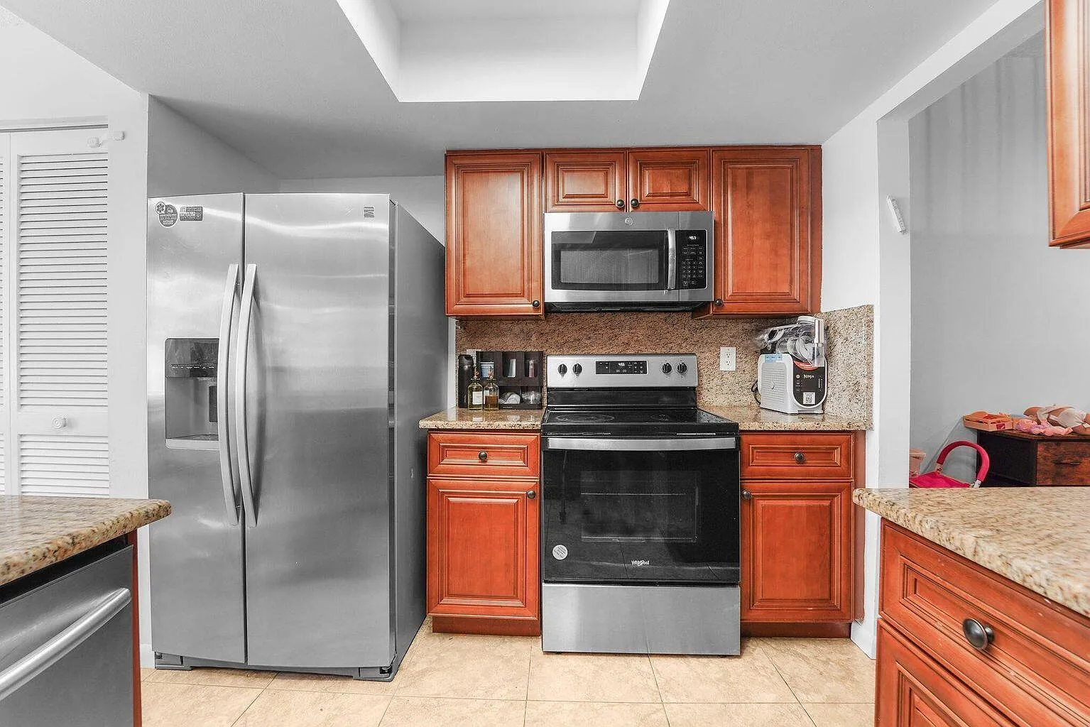 3 bed, 2.5 bath, 2036 sqft, $3,950 — Photo 3