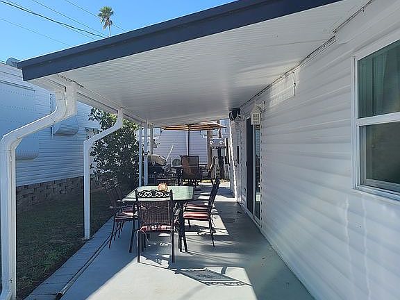 4th image of 370 53rd Ave N