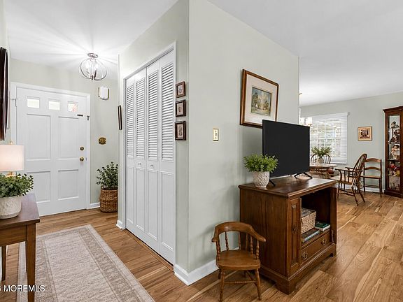 3rd image of 58 Brookview Lane